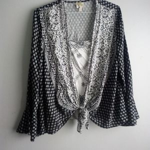 Fig & Flower Anthropologie Women’s Floral Boho Blouse Black & White sz Large